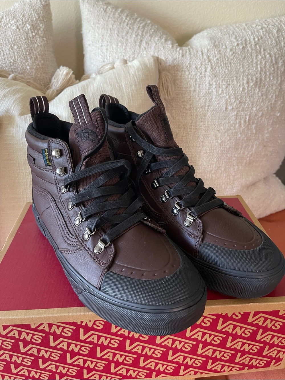 Vans Men's Mte Sk8-Hi Waterproof Chocolate/Black High-Top Sneakers